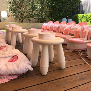 mobile kids pamper party pedicure and manicure set up